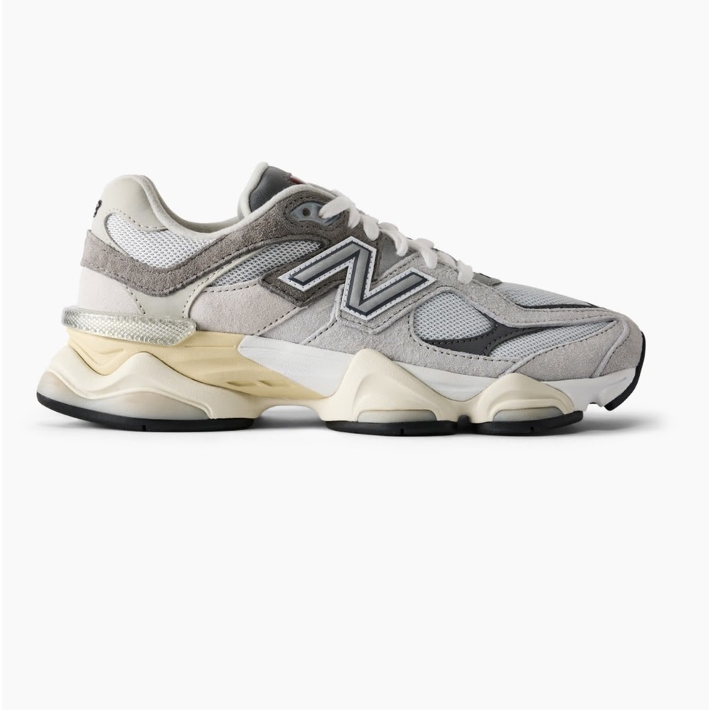 BNWT -New Balance 9060